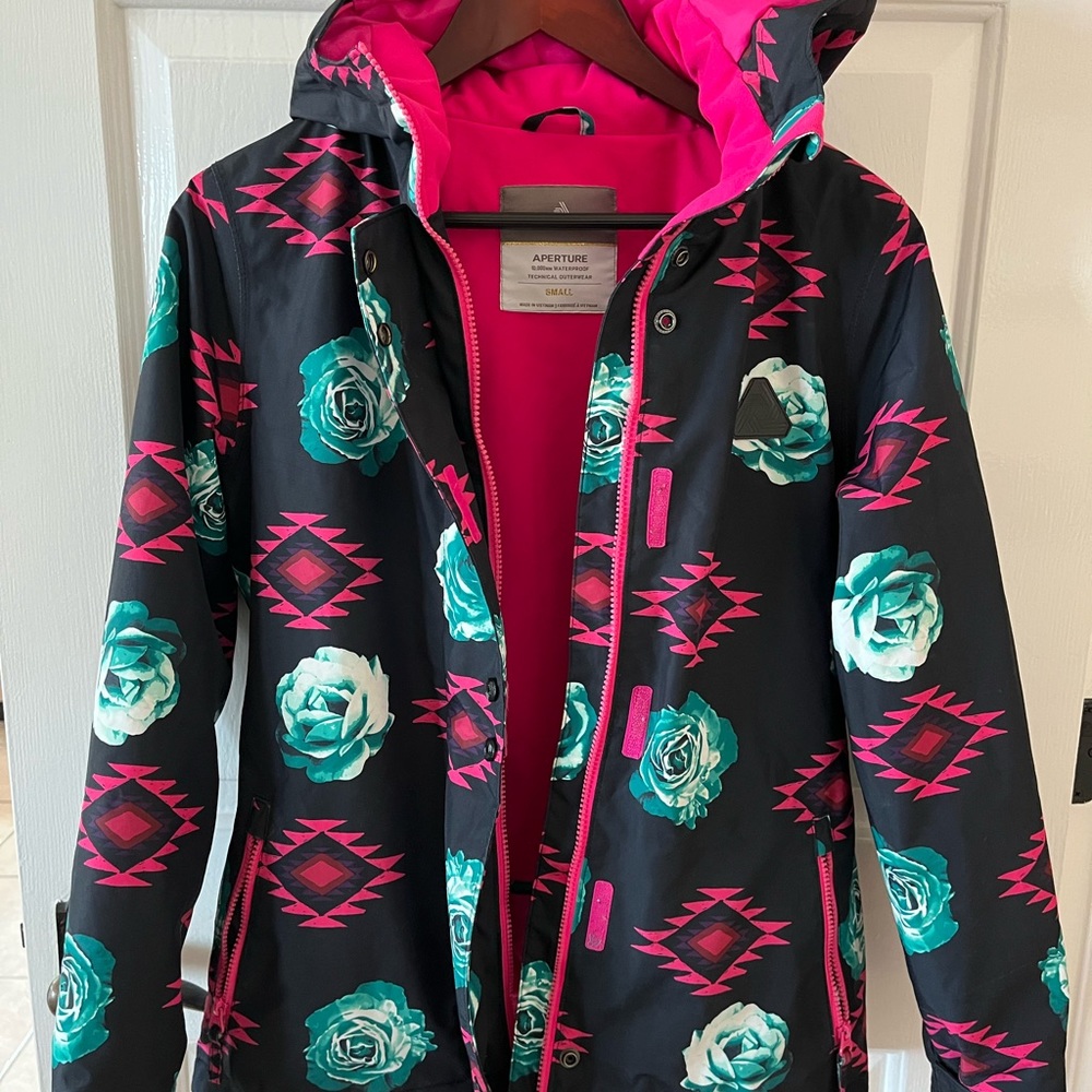 Women's winter ski coat aperture brand roses S